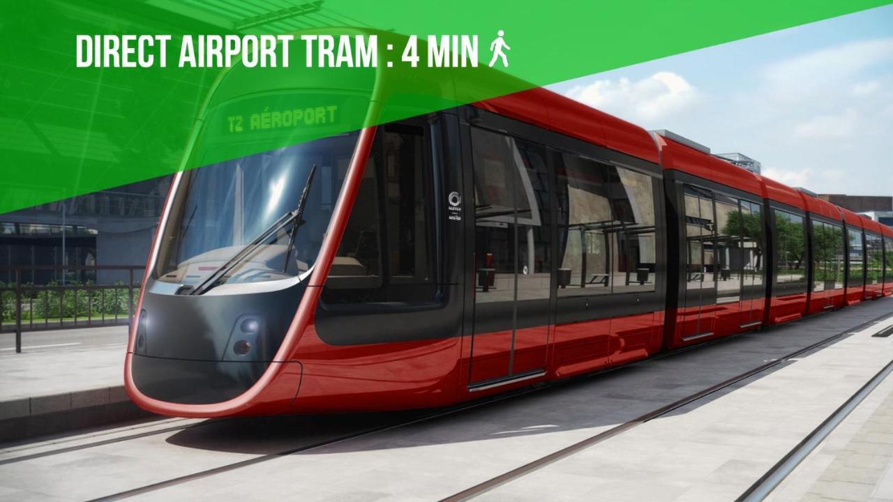 - Kitchen - Wifi - Air Conditioning - Center - Tram *